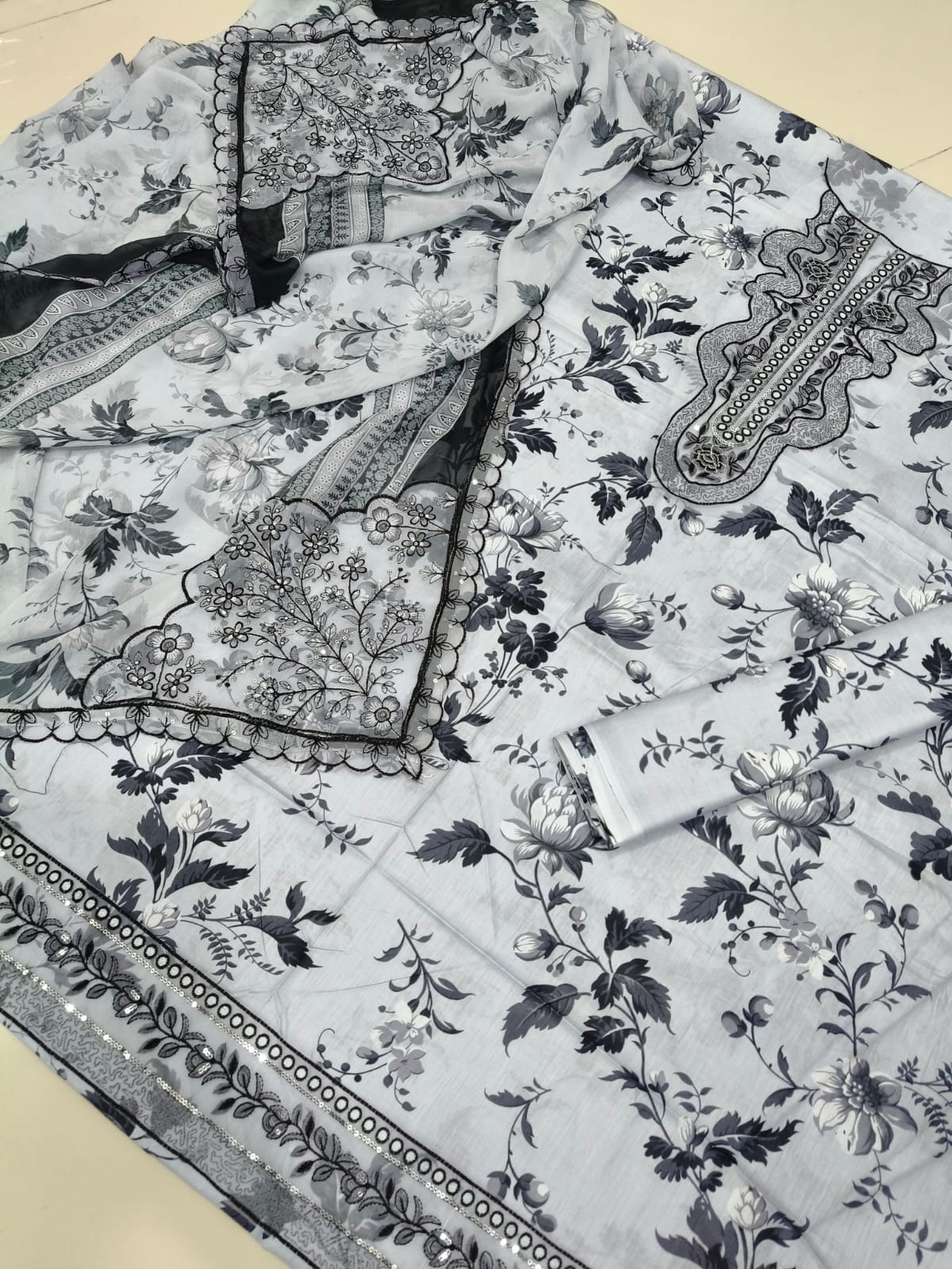 3 PIECE- LUXURY LAWN EMBROIDERY PATCHES ON ORGANZA & READY TO WEAR DUPPATTA UNSTITCHED SUMMER 26-NEW ARRIVALS