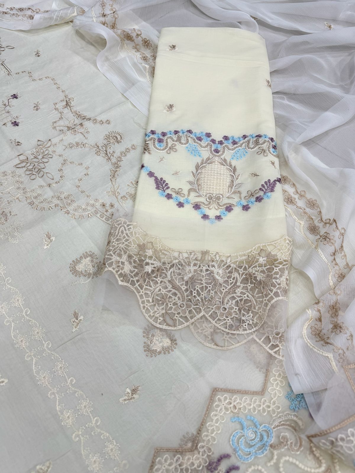 3 PIECE- LUXURY LAWN FULL HEAVY EMBROIDERY & LACES UNSTITCHED SUMMER 26-NEW ARRIVALS